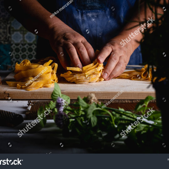 https://lnx.mirkone.it/wp-content/uploads/2016/01/stock-photo-the-homemade-pasta-making-process-the-chef-makes-traditional-italian-fresh-pasta-by-hand-1767484247-540x540.jpg